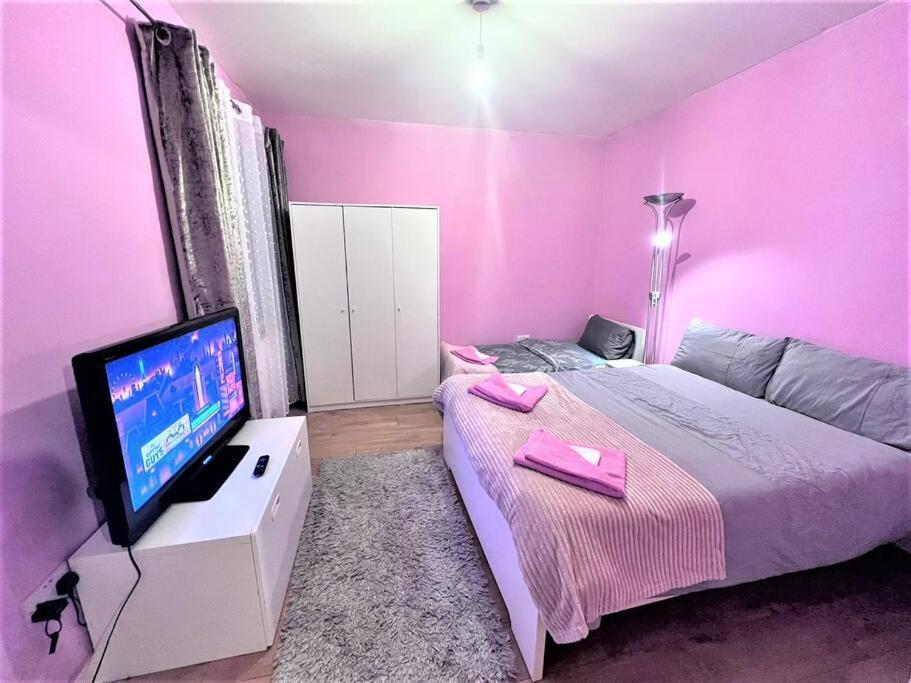 1 Bedroom By The River Apartment High Wycombe