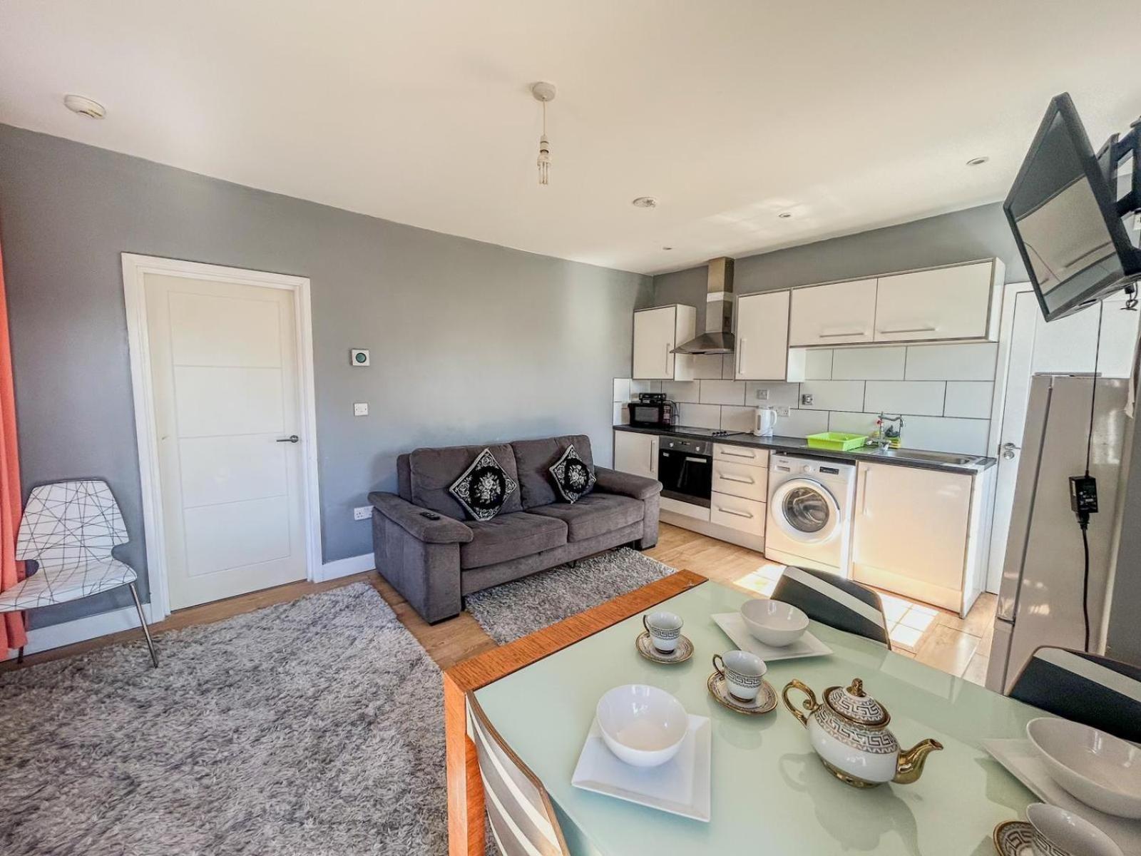 1 Bedroom By The River High Wycombe