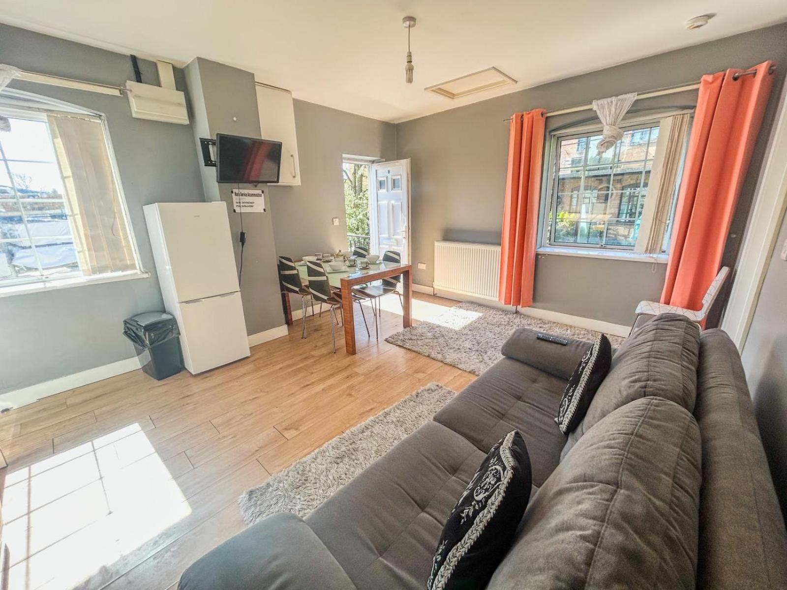 1 Bedroom By The River High Wycombe